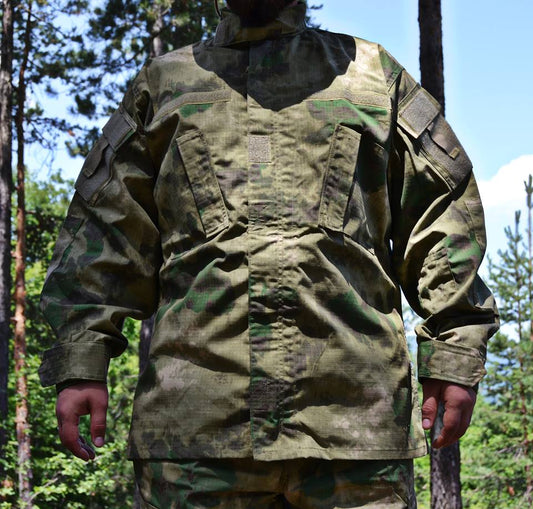 Тактическа риза-яке MFH Rip-Stop от 100% памук в камуфлаж HDT Camo Green.