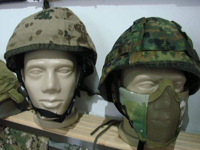 Калъф за каска от немската армия '' 5-COLOUR FLECKTARN CAMO'' двулицев  , ползван .