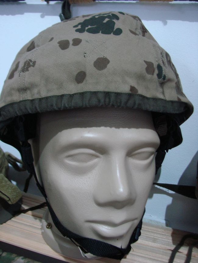 Калъф за каска от немската армия '' 5-COLOUR FLECKTARN CAMO'' двулицев  , ползван .