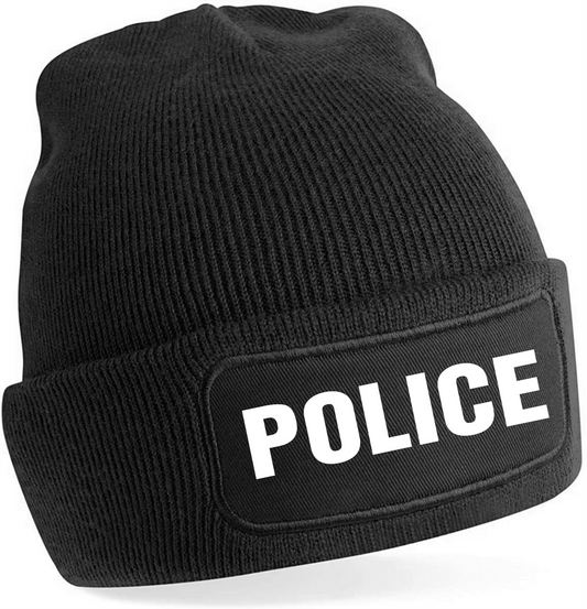 Плътна черна зимна шапка POLICE с фосфоресцираща щампа светеща в тъмното, код SZ3013 – изглед отпред.
