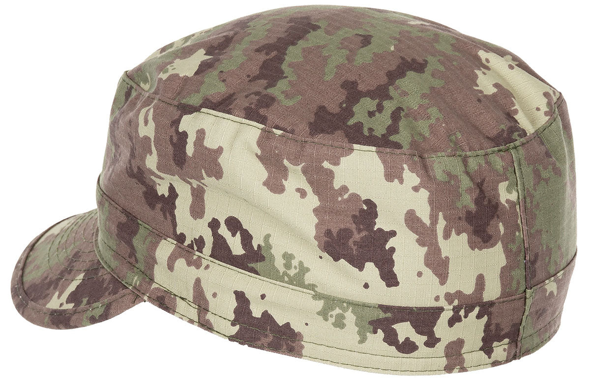 Страничен изглед на камуфлажна полева шапка MFH US BDU Cap Rip-Stop с плосък връх.