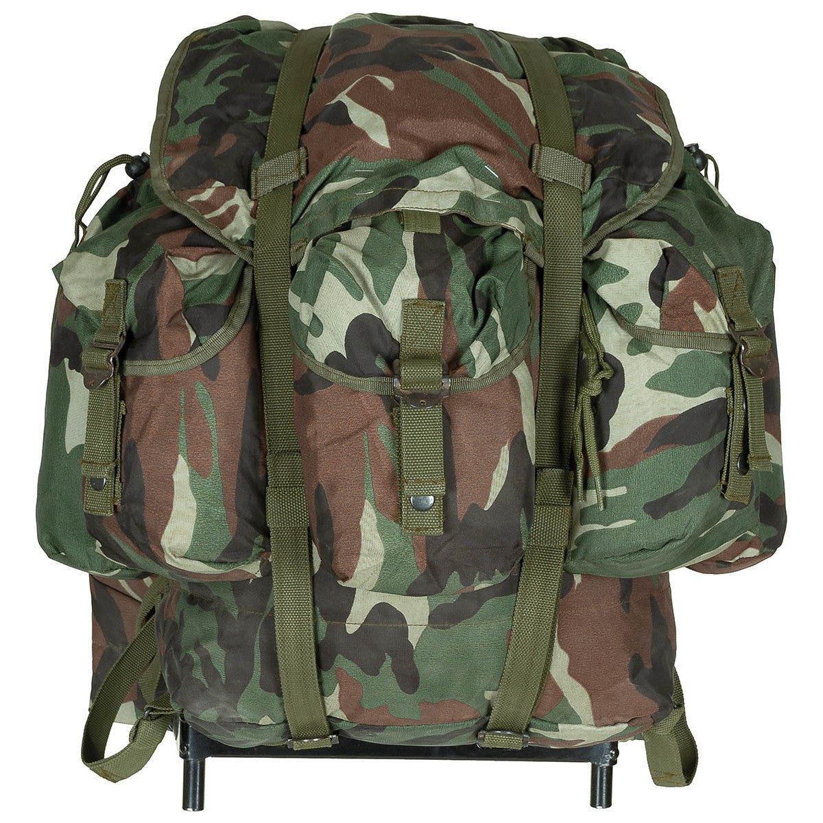 Военна тактическа раница Alice Pack със самар Woodland камуфлаж - изглед отпред