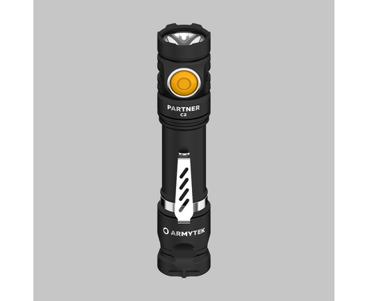 Черен тактически фенер Armytek Partner C2 Magnet USB от авиационен алуминий с бяла светлина и магнитно зарядно код PC2