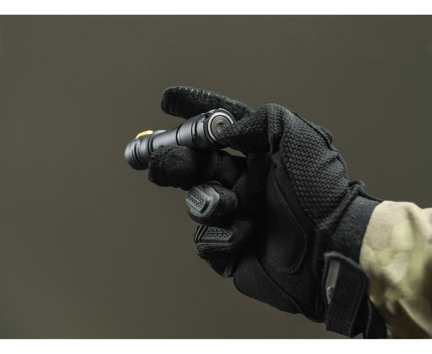 Тактически Акумулаторен Фенер Armytek Partner C2 Magnet USB - 1240 lm, IP68 (Код PC2)