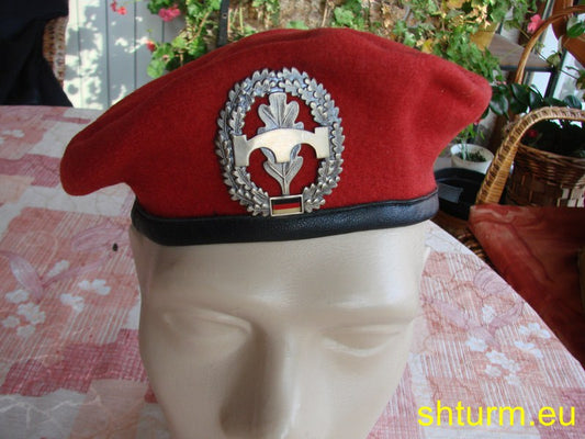 Барета червена , немска армия , ползвана