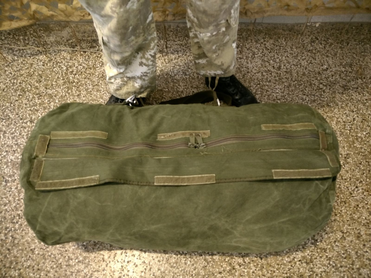 Немски военен сак с презрамки и цип